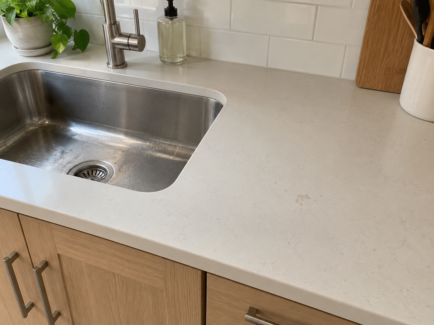 Generated example of a kitchen countertop photographed as part of a rental condition record